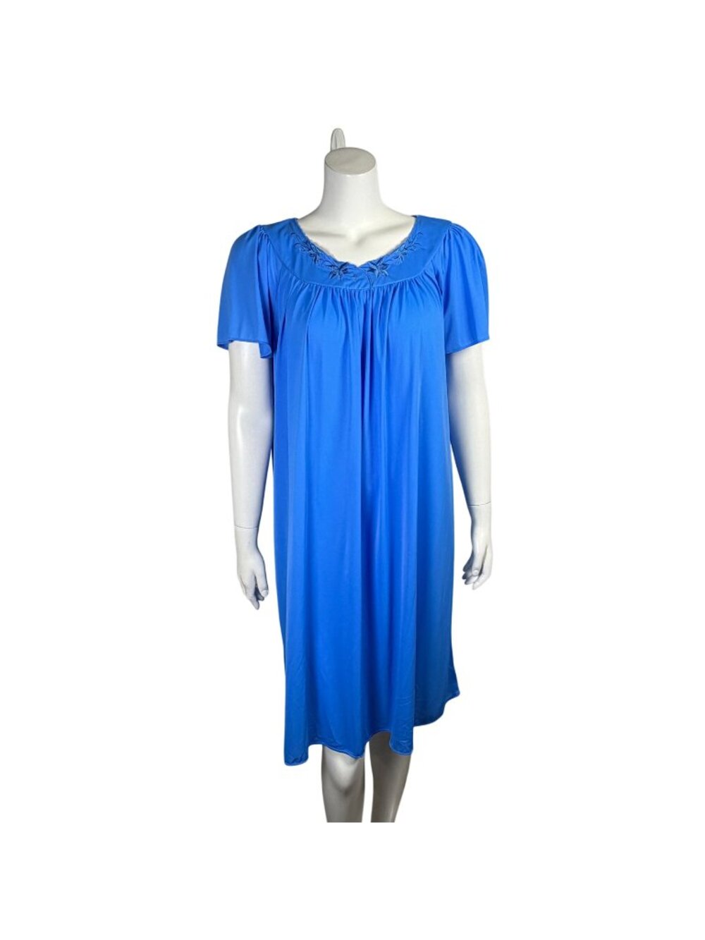 Miss Elaine Classics Short Sleeve Nightgown Size M Embroidered Nylon Blue